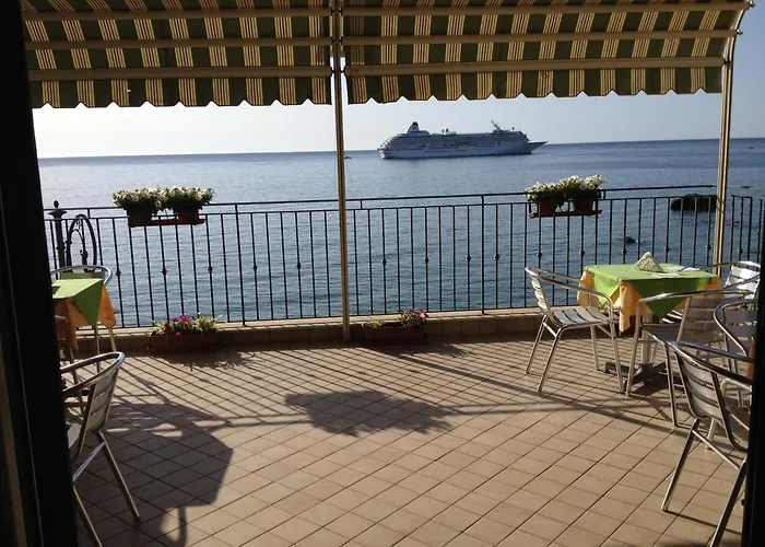 B&B Miramare Giardini Naxos